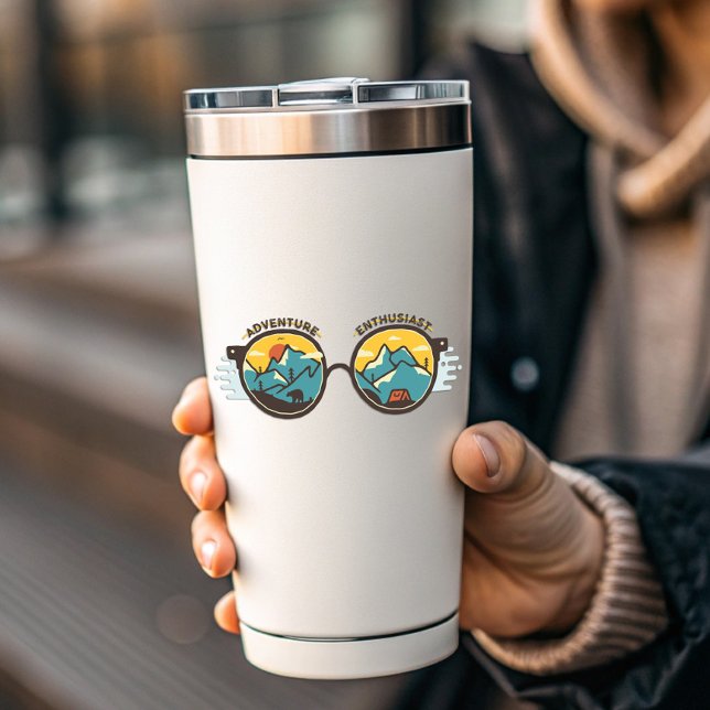 Adesivo Óculos de sol entusiastas da Aventura | Autocolant (Adventure Enthusiast Camping Vinyl Sticker by PiggyPrint Stickers.)