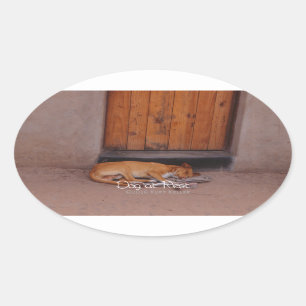 Adesivo Oval Cão em repouso
