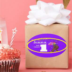 Adesivo Oval Cartão de aniversário de criança bonitinho de pé g