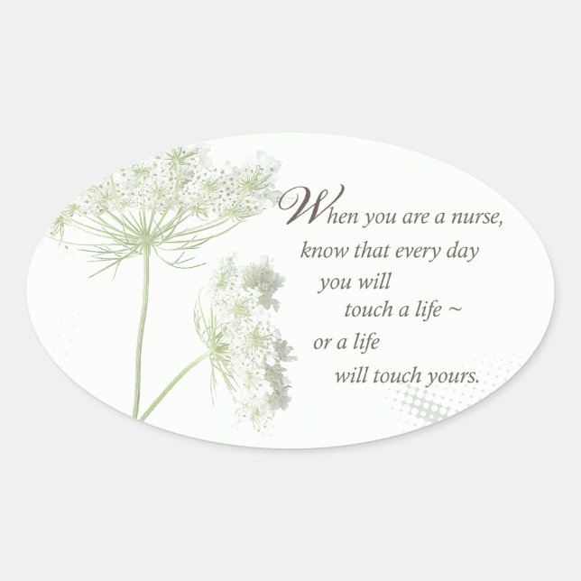 Adesivo Oval Enfermeira toca vida com flores selvagens (Frente)
