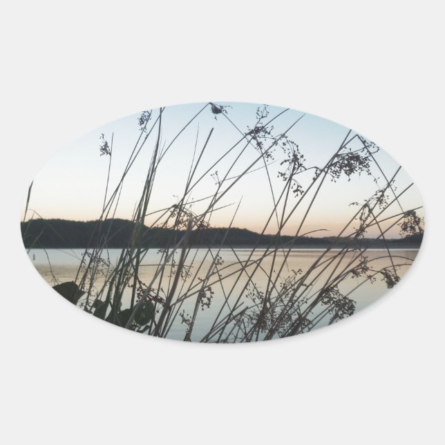 Adesivo Oval Grãos no lago Sunset (Frente)