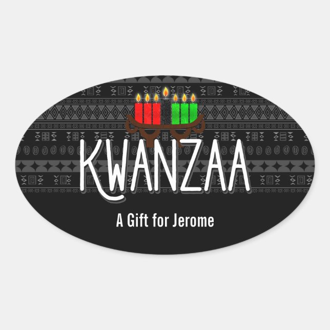 Adesivo Oval Lit as velas em Kinara com Kwanzaa e nome personal (Frente)