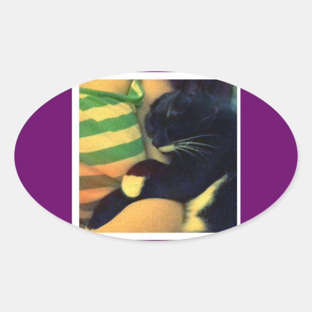Adesivo Oval Lucy's Snuggles (Frente)