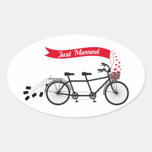 Adesivo Oval Recem casados, bicicleta em tandem wedding