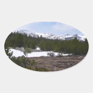 Adesivo Oval Serra Nevada e neve em Yosemite