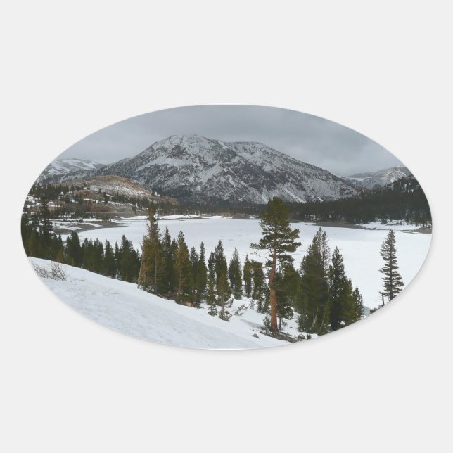 Adesivo Oval Snowy Ellery Lake California - Paisagem de inverno (Frente)