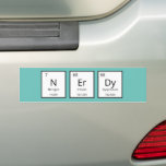 Adesivo Para Carro Nerdy Humor de Mesa Periódica | Funny Science Pun<br><div class="desc">Um ímã humorístico para amantes da ciência e cientistas. Este ímã engraçado de trocadilhos de ciência é perfeito para aquele especial na sua vida que é obcecado por todas as coisas da ciência. Este ímã toca no elemento humorístico da mesa periódica dos elementos.</div>