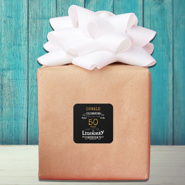 Adesivo Quadrado 50.º aniversário da Legenda Dourada Preta (50th Birthday Black Gold Legendary Retro Square Sticker)