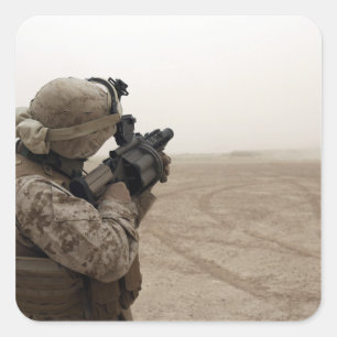 Adesivo Quadrado A Marine dispara a M-32