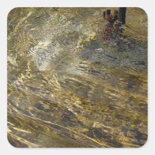 Adesivo Quadrado Água dourada da fonte