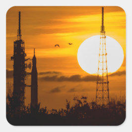 Adesivo Quadrado Artemis Moon Rocket no amanhecer