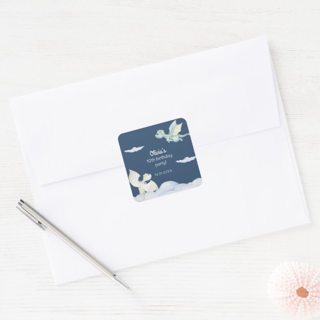Adesivo Quadrado Azul Aniversário de criança de Dragões de Cuta do  (Envelope)
