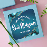 Adesivo Quadrado Bat Mitzvah Bold Turquoise Dourada Agate Script<br><div class="desc">Tenha orgulho, alegria e mostre este marco do seu Bat Mitzvah favorito! Use este adesivo legal, único, moderno e personalizado para adicionar a seu dia especial. Script branco de caligrafia, tipografia ousada branca sans serif, e uma estrela de ouro falsa de David sobrepõem um fundo azul-azul-turquesa profundo com azul-turquesa acentuado...</div>