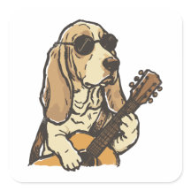 Beagle Hippie Tocando Violão