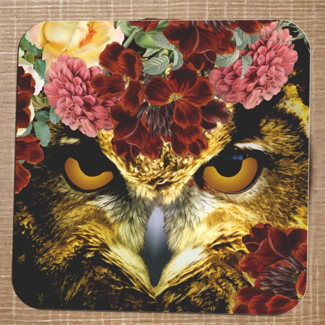 Adesivo Quadrado Boho Woodland Wowland — flor vermelha rosa-rosa-ro (Great Horned Owl sticker with burgundy red flowers, closeup portrait of boho bird with intense eyes)