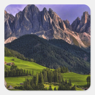 Adesivo Quadrado Bonita Rua isolada da igreja solitário Maddalena