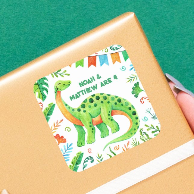Adesivo Quadrado Brontossaurus Dinossaur Dupla Celebração Boys (Brontosaurus Dinosaur Joint Birthday Square Sticker)