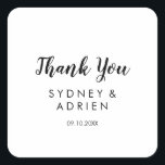Adesivo Quadrado Caligrafia Simples Obrigado A Favor<br><div class="desc">Esta simples obrigado de casamento de caligrafia que você favorece é perfeita para um casamento elegante. O clássico design apresenta tipografia rústica em preto e branco com um toque moderno minimalista.</div>