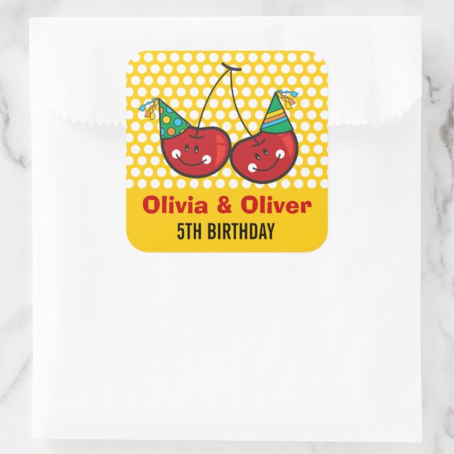 Adesivo Quadrado Cartoon Cheeky Cherries Com Chapéus Festas Anivers (Bolsa)