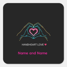 Casal Luxuoso Realista de Mãos Dadas com Anel de O