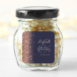 Adesivo Quadrado Casamento de Borda Larga Dourada com Rosa Azul Mod<br><div class="desc">Este elegante e moderno adesivo de casamento apresenta um falso rosa dourado design na margem esquerda. Personalize facilmente o texto cor-de-rosa num fundo azul escuro,  com os nomes da noiva e do noivo em caligrafia manuscrita sobre um grande suporte.</div>