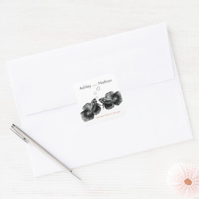 Adesivo Quadrado Casamento de Peixes Dourados Elegante Preto (Envelope)