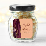 Adesivo Quadrado Casamento Dourado de Pessegueiros com Script Agate<br><div class="desc">Este elegante e moderno adesivo de casamento apresenta uma coloração d'água burgundy, agate geode design, aparada com falso brilho dourado. Personalize facilmente o texto da cinza de hambúrgueres e carvões em fundo de pêssego, com os nomes da noiva e do noivo em caligrafia manual sobre um grande e grande e-mail....</div>