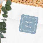 Adesivo Quadrado Casamento Minimalista Azul Moderno, Obrigado<br><div class="desc">Design moderno minimalista e chic Wedding apresenta os noivos da noiva e do noivo em um design moderno com uma dupla borda em branco sobre um fundo azul empoeirado. A design moderna é simples e chique. Personalize os detalhes do casamento com seus nomes em um roteiro branco nítido. Certifique-se de...</div>