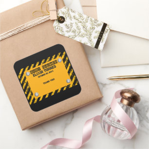 Adesivo Quadrado Chá de fraldas Amarelo e Preto de Construção