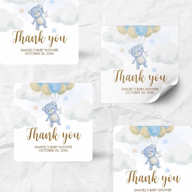 Adesivo Quadrado Chá de fraldas de Espera do Urso Menino (Blue We Can Bearly Wait Bear Balloons Baby Shower Sticker)