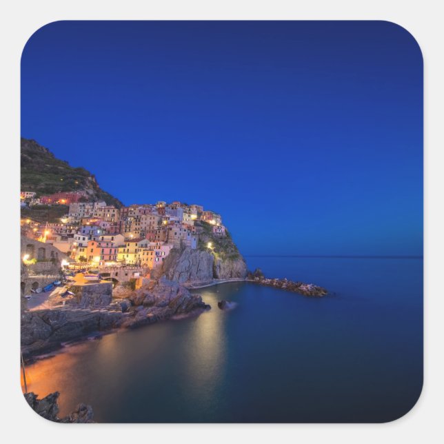 Adesivo Quadrado Cidade de Manarola no Cinque Terre à noite (Frente)