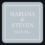 Adesivo Quadrado Cinzas de Cinza de Luz Minimalista Moderna<br><div class="desc">Vinhetas modernas para favores para sua recepção de casamento, janto de ensaio e chá de panela na fronteira, cinza de luz minimalista ou tema de cinza, barware.</div>