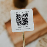 Adesivo Quadrado Código QR personalizado para pequenas empresas com<br><div class="desc">Este adesivo quadrado de código QR personalizado para pequenas empresas com tipografia chic é perfeito para um pequeno empresário. O design simples apresenta tipografia minimalista clássica em preto e branco com um toque rústico boho. Personalizável em qualquer cor.</div>