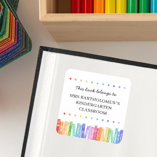 Adesivo Quadrado Cores do Arco-íris Este Livro Pertence à Personali