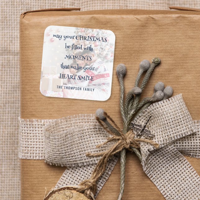 Adesivo Quadrado Cozy Christmas dizendo nome da sobreposição de fot (A heartwarming personal touch to add to your festive gifts and mailings)