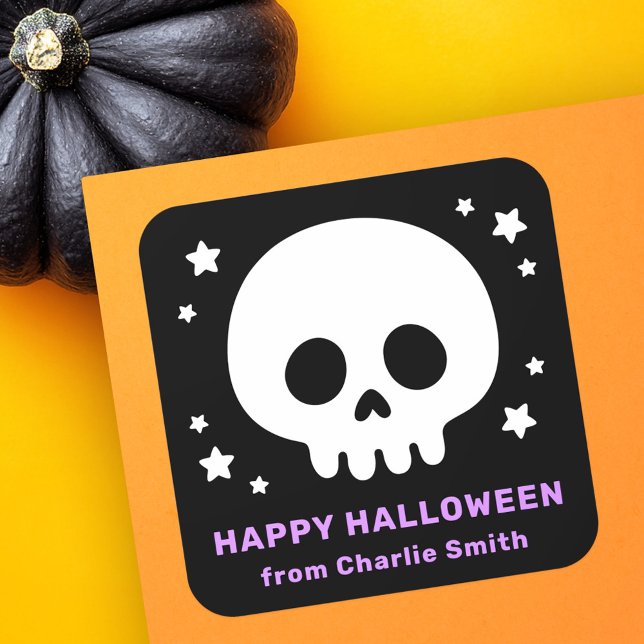 Adesivo Quadrado Crânio bonito com estrelas preto roxo Feliz Dia da (Cute skull with stars black purple Happy Halloween Square Sticker)