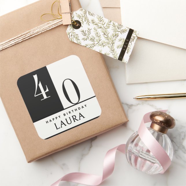 Adesivo Quadrado Custom Name & Age Black and White Birthday (Presentear)