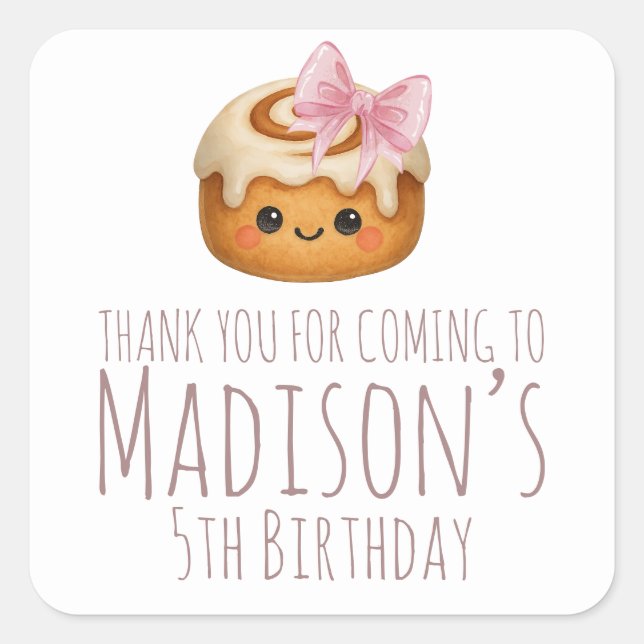 Adesivo Quadrado Cute Cinnamon Roll Bun Girl Birthday Party (Frente)