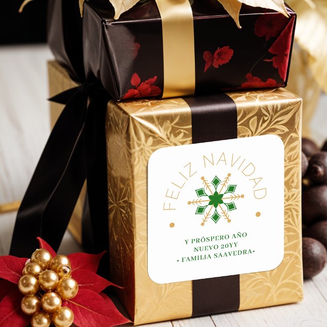 Adesivo Quadrado Cute Sophisticated Gold & Green Snowflake Spanish (Cute Sophisticated Faux Golden & Green Snowflake Christmas Winter Square Stickers in Spanish.)