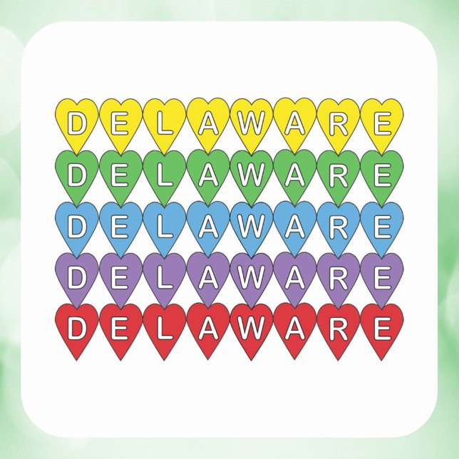 Adesivo Quadrado Delaware Rainbow Hearts (A sticker featuring yellow, green, blue, purple and red hearts that say Delaware.)