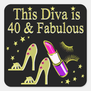 ADESIVO QUADRADO DIVA TEM 40 ANOS E FABULOSO DESIGN DE ALTA ALTURA