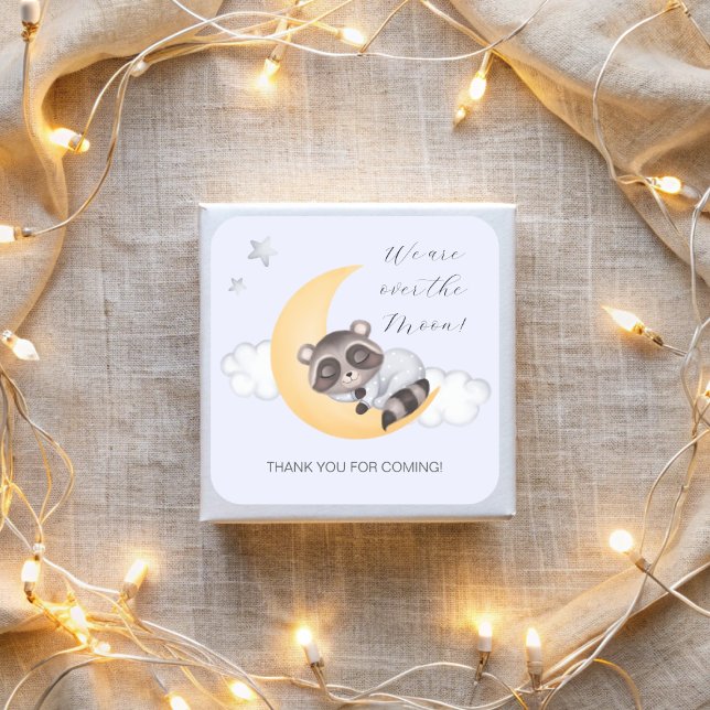 Adesivo Quadrado Dreamy sobre o Chá de fraldas Moon Raccoon Boy (Dreamy Over the Moon Raccoon Boy Baby Shower Square Sticker)