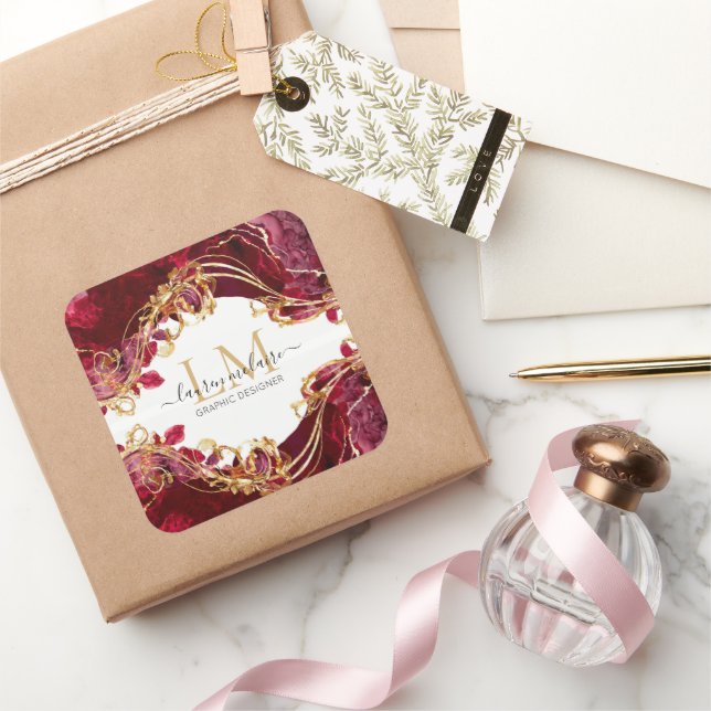 Adesivo Quadrado Elegante Monograma em Script Vermelho Cereja e Dou (Presentear)