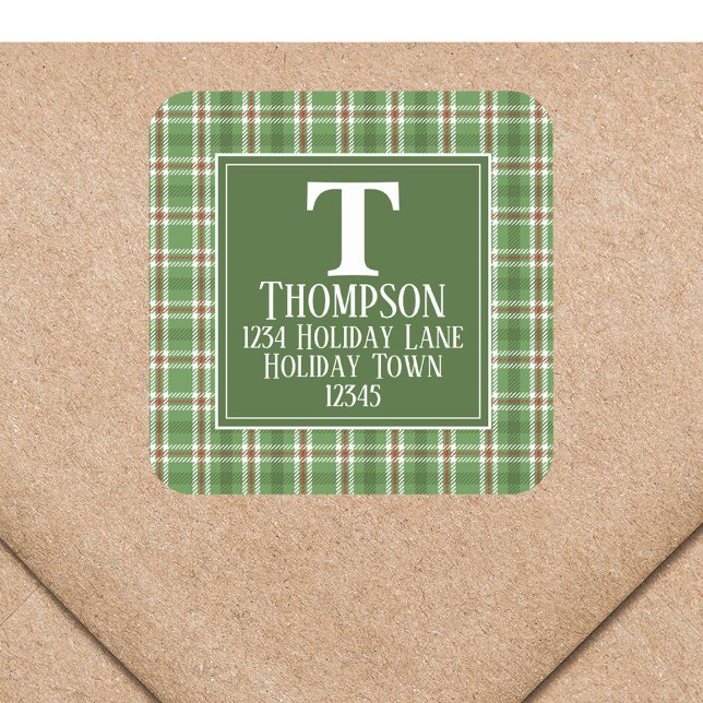 Adesivo Quadrado Endereço de devolução de feriado de Xadrez na Rúss (Christmas green and red plaid return address label with monogram and name. )