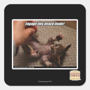 Adesivo Quadrado Envolva o modo de ataque minúsculo!