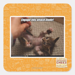 Adesivo Quadrado Envolva o modo de ataque minúsculo!