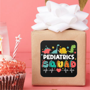 Adesivo Quadrado Equipe de Pediatria Enfermeira Dinossauro Equipe M