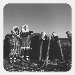 Adesivo Quadrado Eskimo vestido de pele vintage Alasca ártico igloo