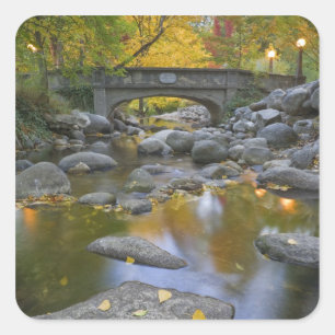 Adesivo Quadrado EUA, Oregon, Ashland, Lithia Park.Outono