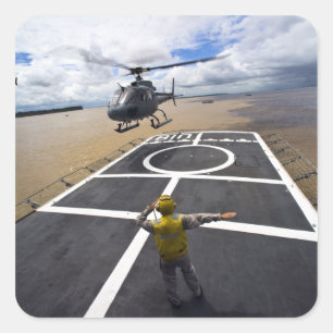 Adesivo Quadrado Eurocopter brasileiro se prepara para aterrissar